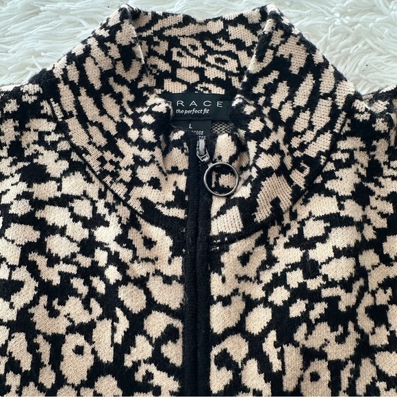 Grace the Perfect Fit Animal Print Zip Poncho Sweater – Size L - Picture 15 of 16